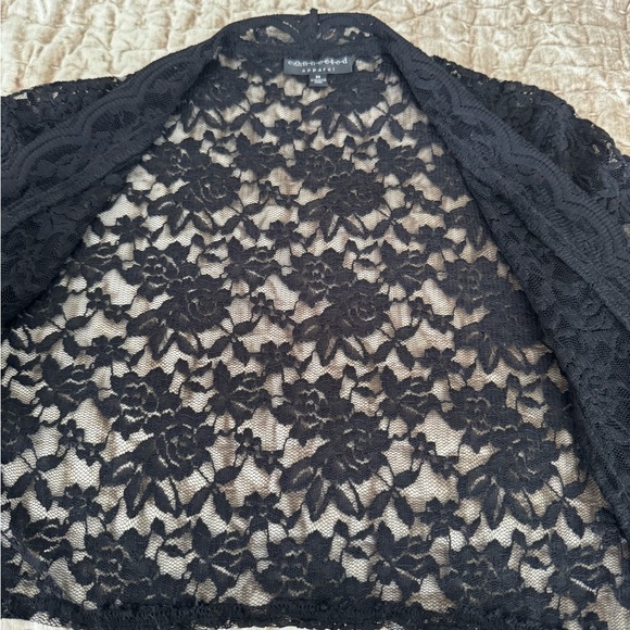 CONNECTED APPAREL Women’s Black Lace Shrug. Size M. - Picture 3 of 3